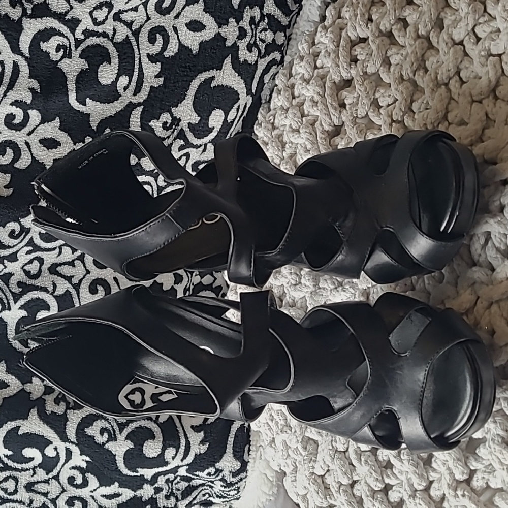 Aldo black heels